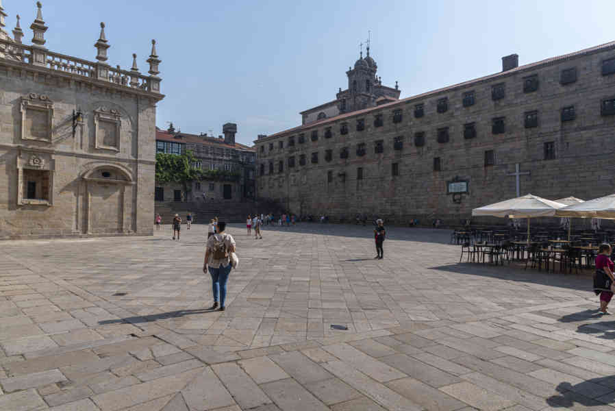 A Coruña 049 - Santiago de Compostela - plaza de Quintana.jpg